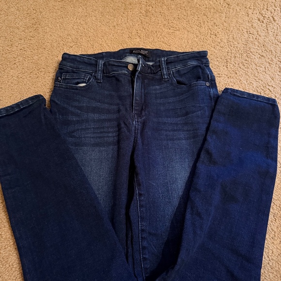 Judy Blue Jeans - Picture 2 of 4